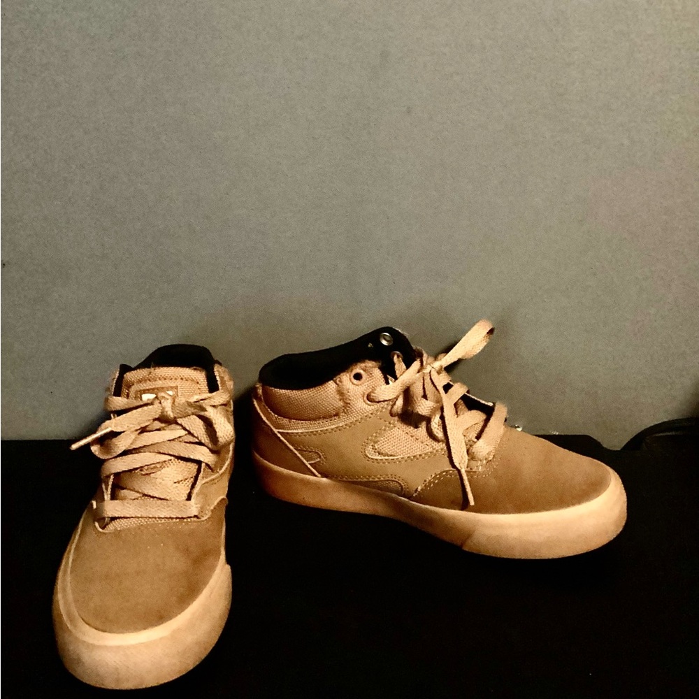 Tan Low-Top Sneakers with Suede Upper - Picture 2 of 6